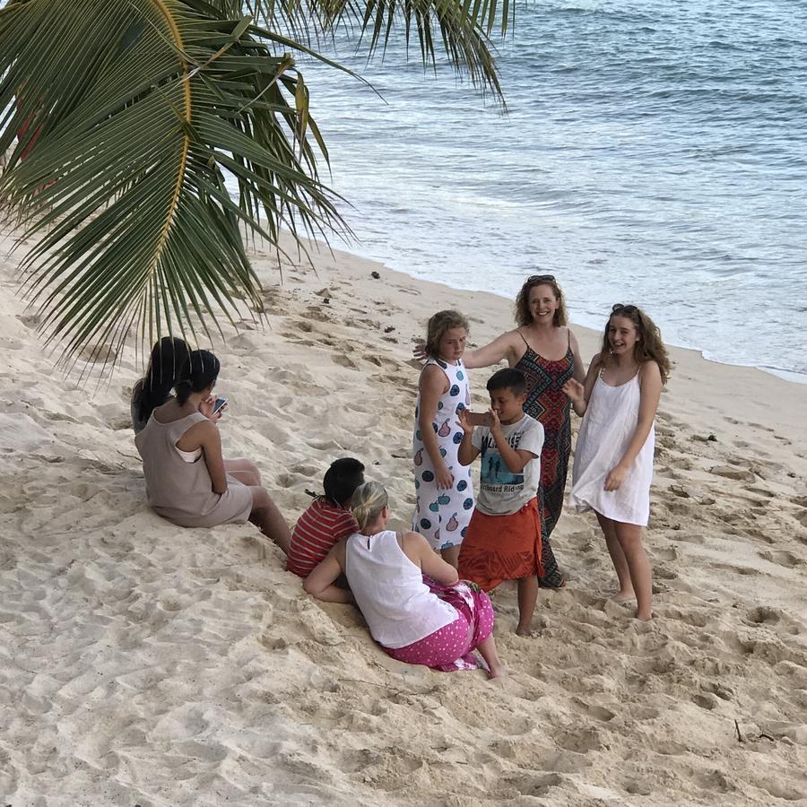 Litia Sini Beach Fales Lalomanu Bagian luar foto