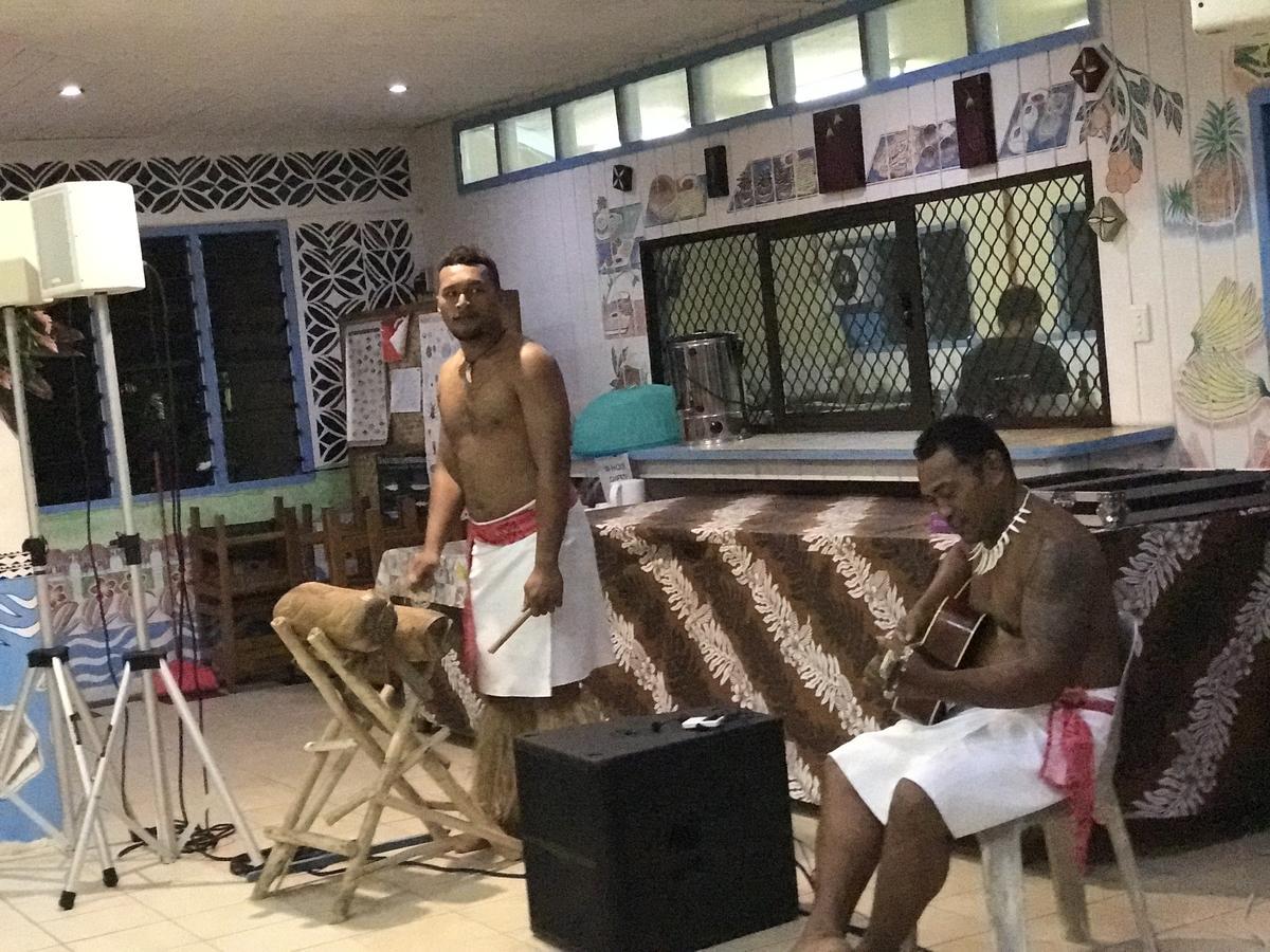 Litia Sini Beach Fales Lalomanu Bagian luar foto
